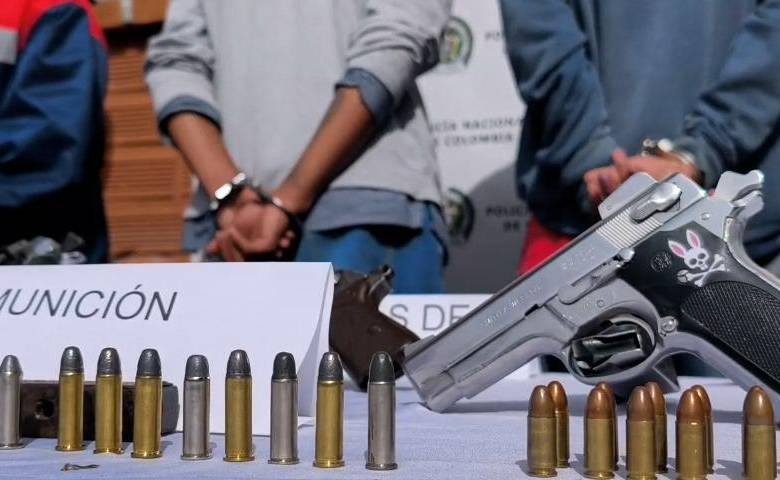 En los operativos fueron incautadas cuatro armas de fuego. FOTO: Cortesía Policía Antioquia