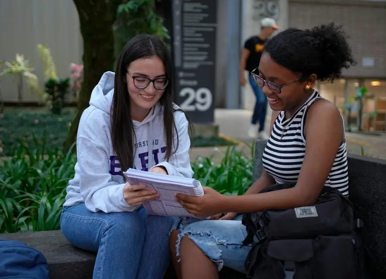 En total se destinarán $37.000 millones para las becas Sapiencia en 2025. FOTO: CORTESÍA