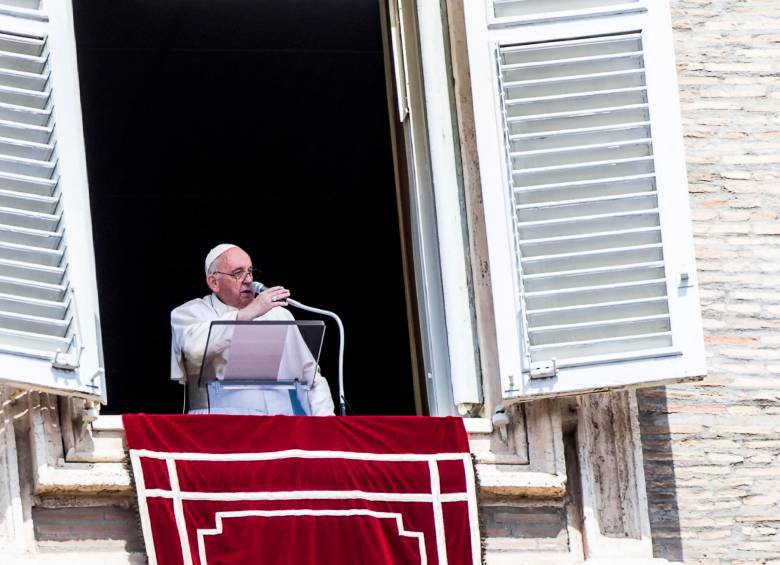 El Papa Francisco aprovechó su Ángelus dominical para pedir diálogo en Nicaragua por la persecusión de Daniel Ortega a la Iglesia católica. FOTO: EFE