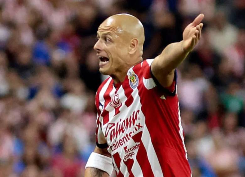 Javier “Chicharito” Hernández en medio de un partido con Chivas de Guadalajara. FOTO: Getty