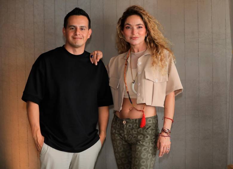 Imagen de Álvaro Gutiérrez, hijo adoptivo del Gordo Benjumea, y la actriz Natalia Betancurt, en el estreno en Medellín de Asalto al mayor. FOTO Esneyder Gutiérrez 