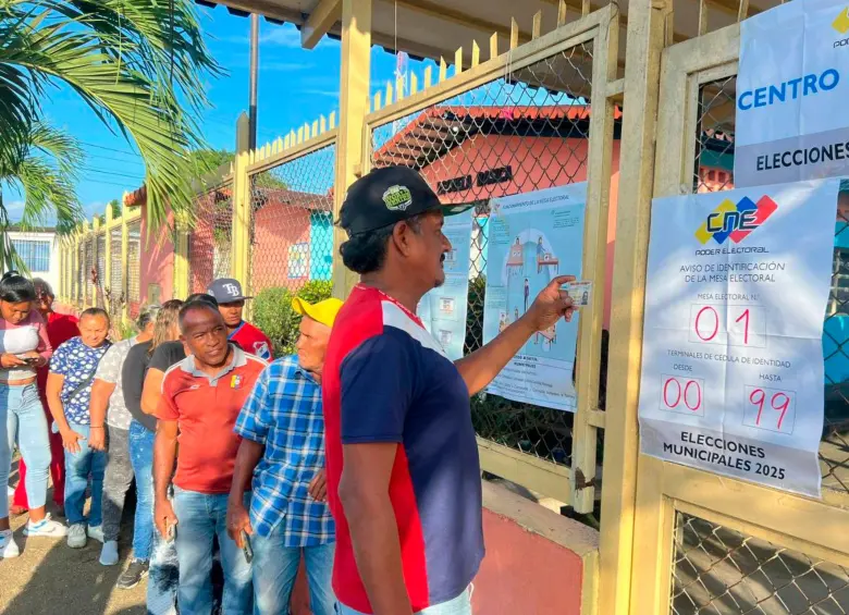 El Consejo Nacional Electoral venezolano –controlado por el régimen– informó que poco más de 6 millones de electores participaron en la jornada (44 % del censo electoral), pero en los puestos de votación se percibió una afluencia mucho más baja. FOTO: Tomada de X @PartidoPSUV