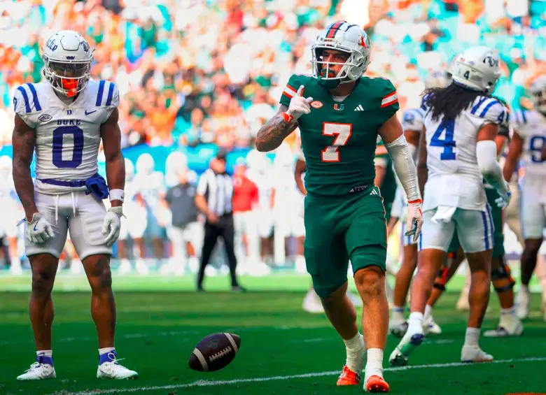 Xavie Restrepo se destacó con los Miami Hurricane en el fútbol americano universitario lo que le valió su llegada a la NFL. FOTO @The33rdTeamFB