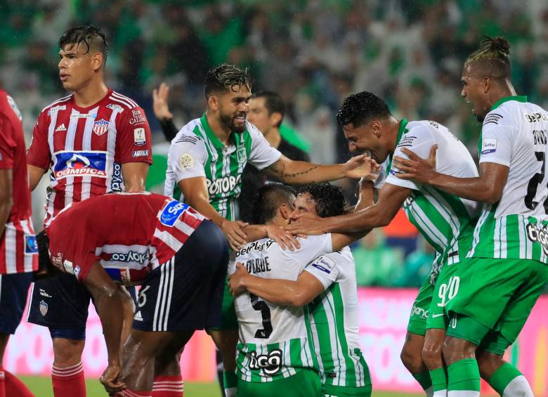 Jéfferson Duque y Jhon Duque marcaron los goles que llevaron a Nacional a una nueva final de la Liga. FOTO: JAIME PÉREZ