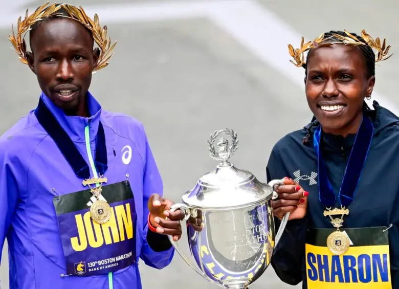 Los maratonista Jhon Korir y la deportista Sharon Chesang ganaron por segundo año consecutivo la Maratón de Boston en sus respectivas categorías. Foto: tomada del Instagram de @bostonmarathon