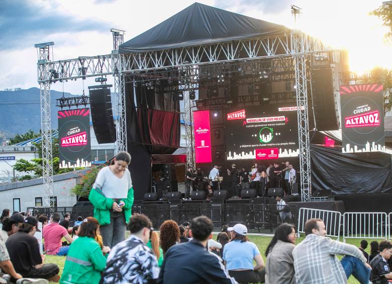 El evento comenzó muy temprano y a medida que pasaba el tiempo fue llenándose con más público. FOTO: Esneyder Gutiérrez