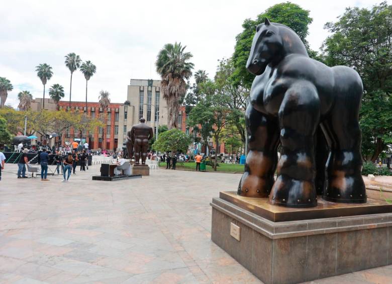 Desmontaron las vallas que habían alrededor de la Plaza Botero. FOTO MANUEL SALDARRIAGA