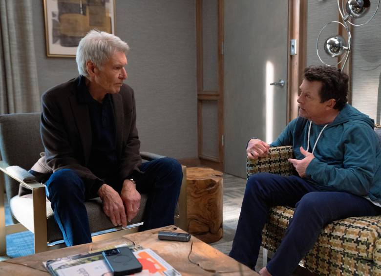Harrison Ford y Michael J. Fox juntos en Shrinking, en español Terapia sin filtro. FOTO Cortesía Apple TV
