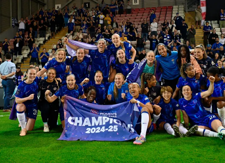 Mayra festejó un nuevo título en Inglaterra. FOTO X-CHELSEA WOMEN