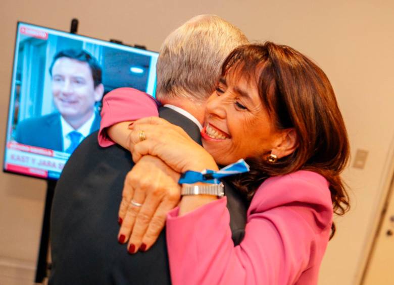 Kas y su esposa María Pía Adriasola, quien será la primera dama de Chile. FOTO: Tomada de X @joseantoniokast