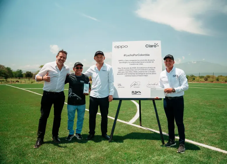 “Mané” Díaz durante el anuncio de la alianza tecnológica en Barrancas. El padre de ‘Lucho’ sigue siendo el motor e inspiración para los más de 50 niños que hoy se forman en la sede de la fundación. FOTO CORTESÍA