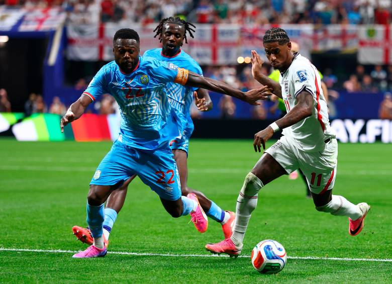 Chance Mbemba (con el número 22 en la pantaloneta), fue uno de los futbolistas que mejor nivel mostró en la Selección de Congo que disputó el Mundial de Norteamérica. Salieron eliminados en 16avos. FOTO getty