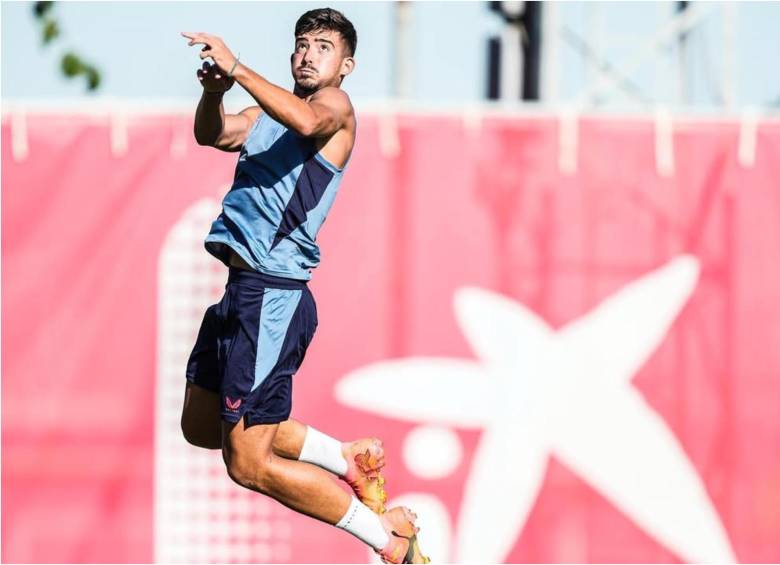 El futbolista español Kike Salas es uno de los habituales titulares del Sevilla F.C. en sus partidos. FOTO: TOMADA DEL INSTAGRAM DE @KikeSalas