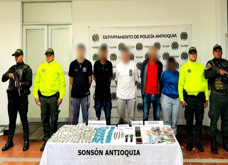 Estos son los detenidos en los operativos realizados en Nariño, oriente antioqueño. FOTO: Cortesía