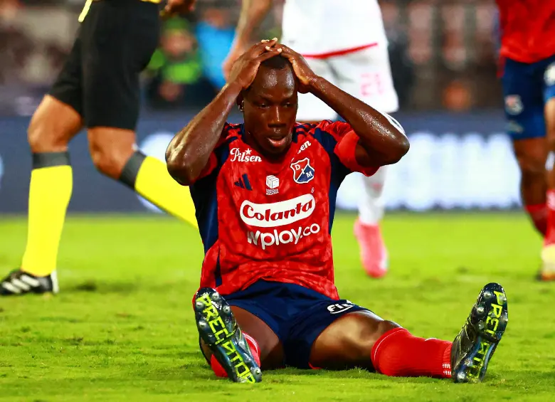 El volante vallecaucano Baldomero Perlaza ingresó en el segundo tiempo del partido ante América y estuvo cerca de marcar gol. Foto: Manuel Saldarriaga