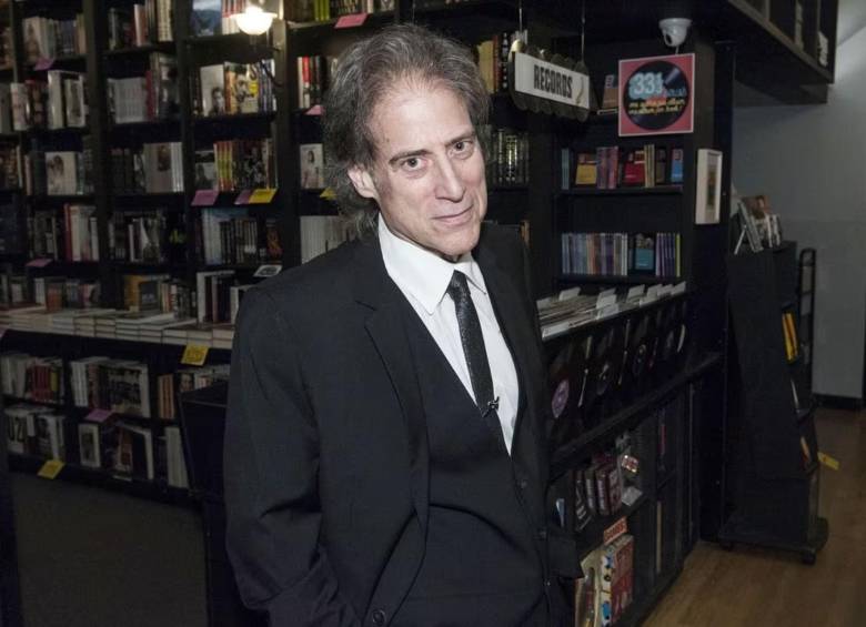 Richard Lewis en medio de la presentación de su novela en Los Ángeles, en el mes de mayo del año 2015. FOTO: AFP