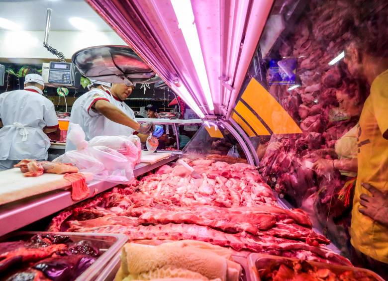 El alto precio de la carne provocó una disminución de su consumo: mientras en 2014 los colombianos consumían alrededor de 19,7 kilos, en 2022 la ingesta bajó a 17,1 kilos por habitante. Foto: Jaime Pérez