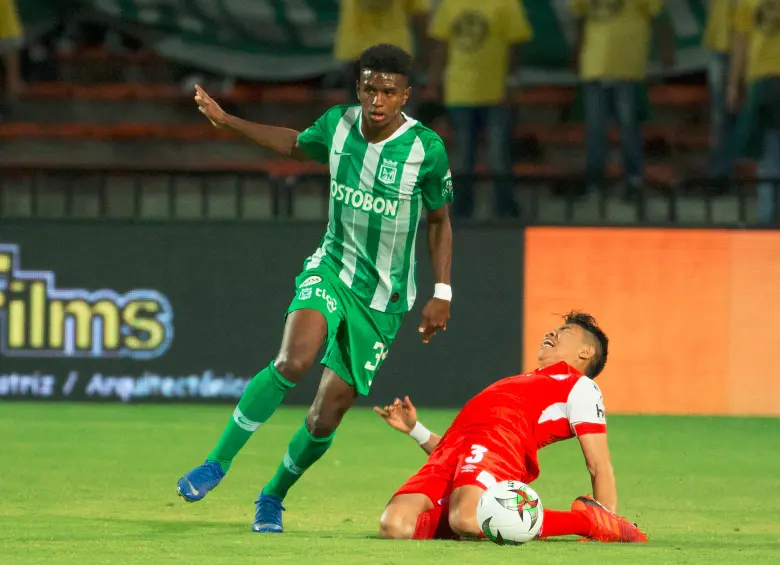 La venta de Juan José Arias confirma a Nacional como una fábrica de defensores: estos son los que vendió desde 2014