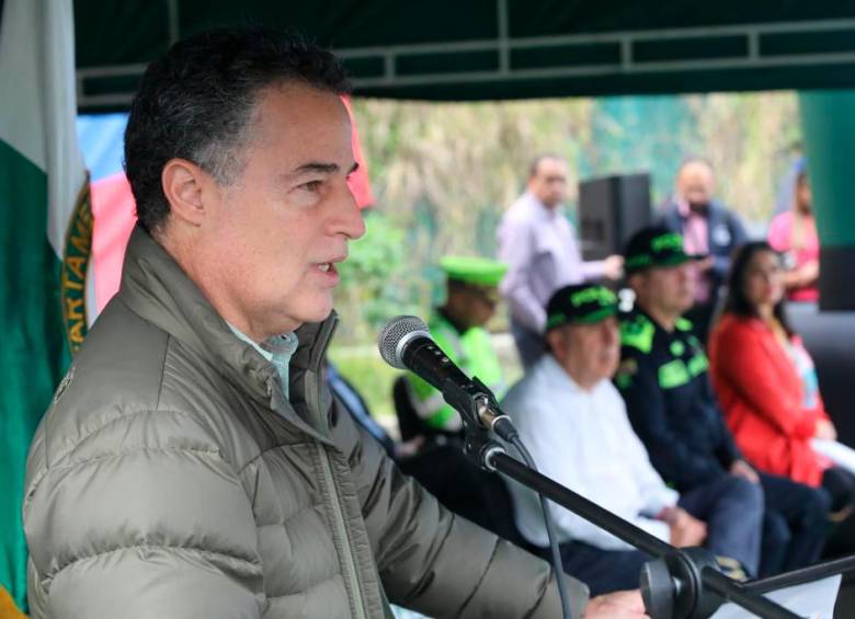 El gobernador de Antioquia, Aníbal Gaviria, hizo un llamado a prevenir la accidentalidad vial. FOTO: CORTESÍA GOBERNACIÓN