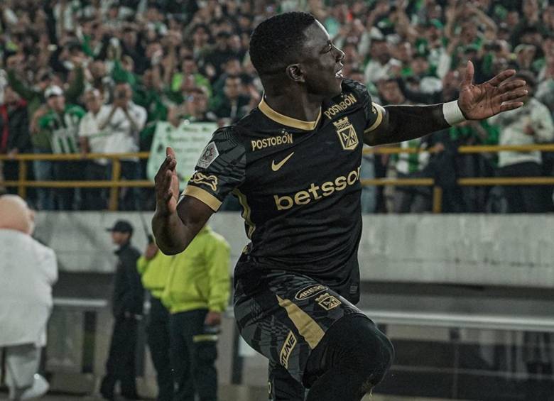 Marino Hinestroza celebrando uno de sus goles ante Fortaleza. FOTO: Tomada de redes sociales Atlético Nacional