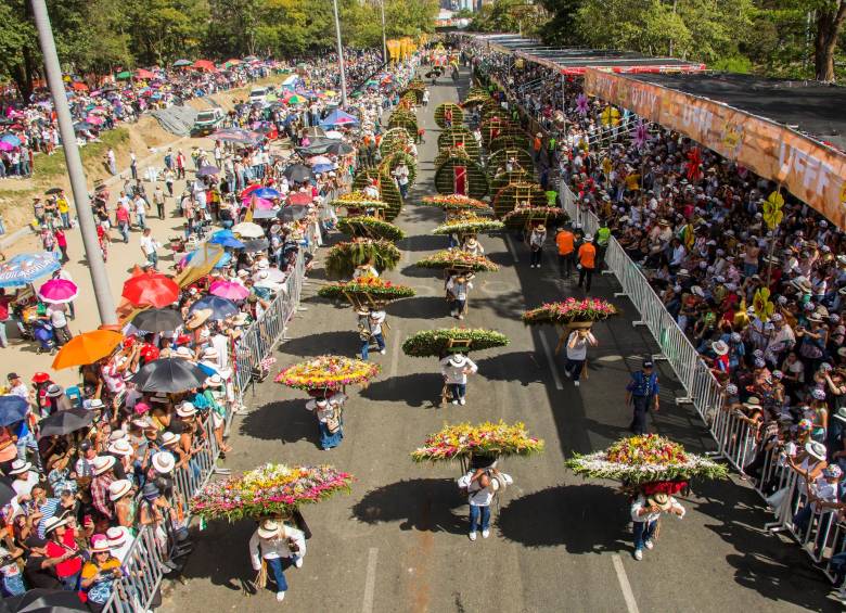 La Alcaldía había decidido entregar 6.000 accesos dobles a los palcos del Desfile de Silleteros de forma gratuita a quienes se inscribieran en una plataforma web. FOTO carlos velásquez