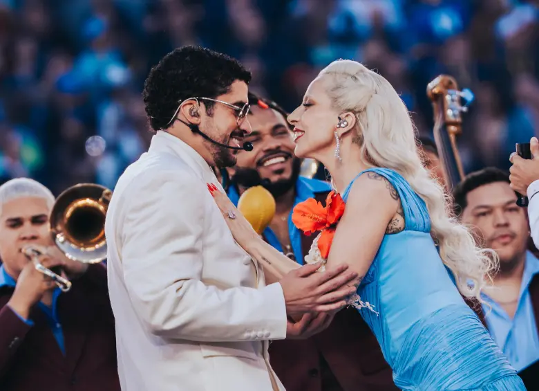 Bad Bunny y Lady Gaga en el escenario del Super Bowl. FOTO Cortesía Edwin Rodríguez / Bad Bunny