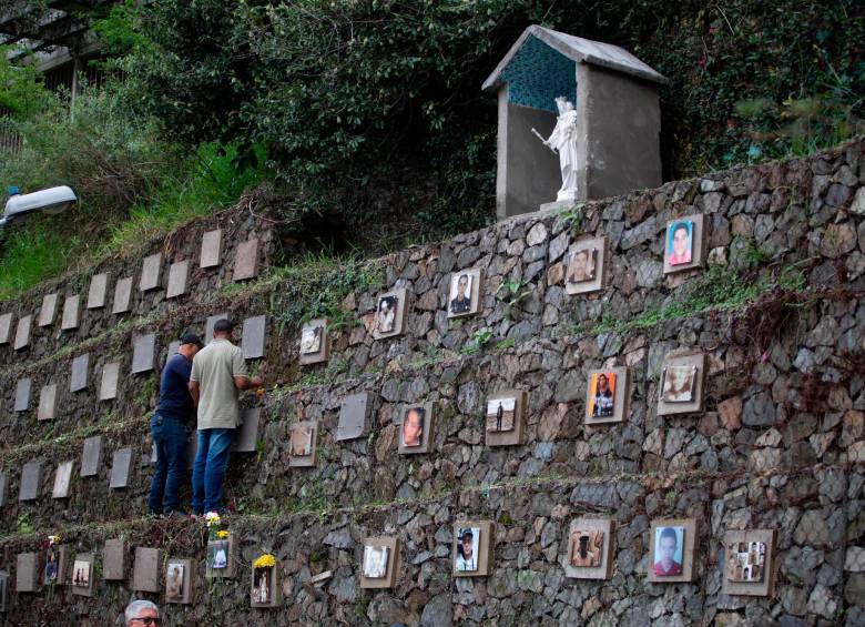 El Memorial de las Ausencias es un proyecto liderado por AgroArte y busca colectivizar los duelos para tender puentes y generar diálogos que permitan cortar los círculos de violencia que hay en la ciudad. Foto Esneyder Gutiérrez.