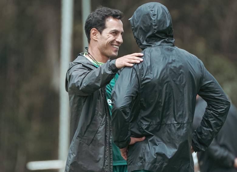 Atlético Nacional prolongó su buen momento al imponerse este jueves como visitante en Villavicencio ante Llaneros, por lo que Diego Arias habló de la rotación. FOTO: Tomada de redes sociales @nacionaloficial