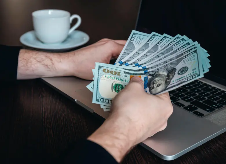 Las billeteras llegaron para desmontar el método tradicional de compra de dólares y ofrecen rentabilidades para los clientes que buscan aumentar su capital. FOTO: FREEPIK