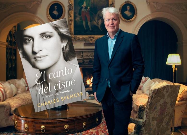 Charles Spencer, el hermano de Lady Di, y el libro que ya se consigue en Colombia. FOTO Cortesía Stuart McClymont / The Sunday Time / Plaza & Janés / Penguin Random House Grupo Editorial