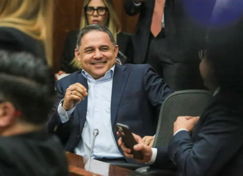 El candidato del Centro Democrático se impuso por encima del ungido por el presidente electo Abelardo de la Espriella. Foto: Colprensa.