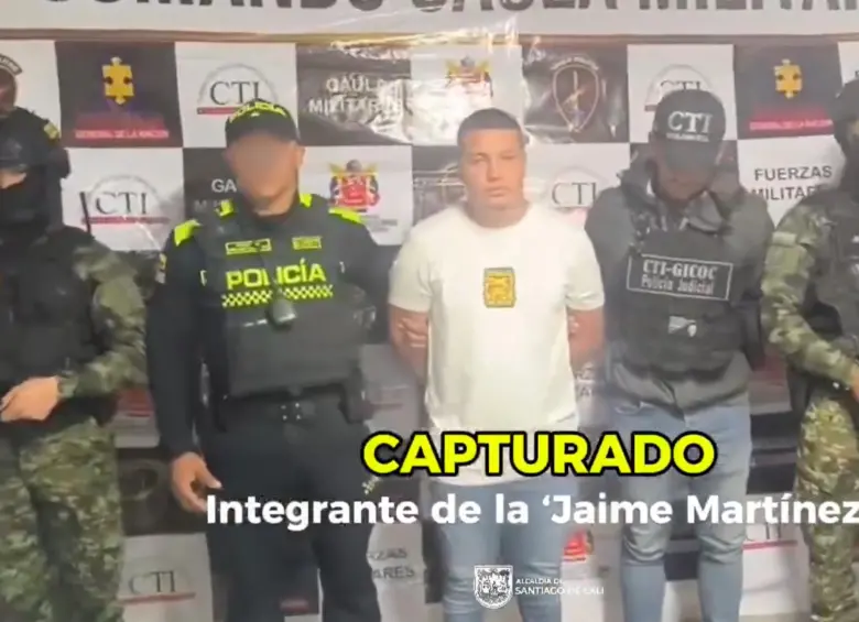 Luis Edinson Bastidas Vásquez, alias ‘Gael’, fue capturado en Fusagasugá en una operación del Ejército, la Policía y la Fiscalía. Es señalado de participar en el secuestro del menor Lyan Hortúa. FOTO: REDES SOCIALES AUTORIDADES.