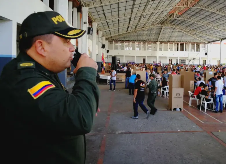 Más de la mitad de los puestos de votación en Colombia y el 90% de las mesas contarán con presencia policial este domingo 31 de mayo, según el director de la institución, general William Rincón. FOTO: Colprensa