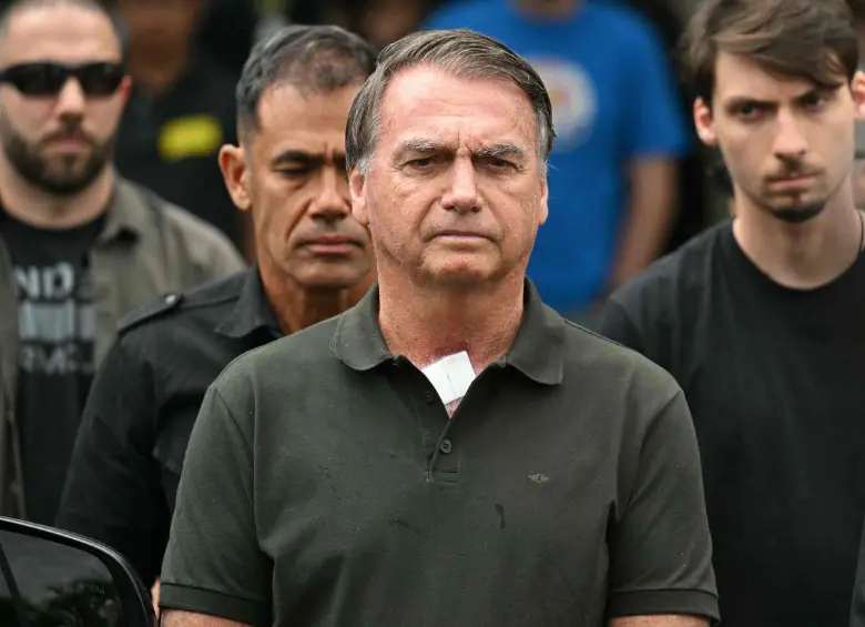 Jair Bolsonaro se encuentra en un complejo policial tras haber intentado romper tu tobillera de monitoreo. Foto: AFP