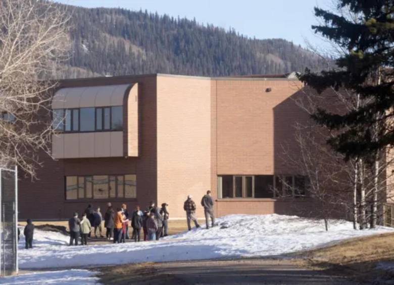 La policía investiga los vínculos de una tragedia que reabre el debate sobre la violencia en el país, apenas meses después del mortal atropello masivo en Vancouver. FOTO: Cortesía Tumbler Ridgelines