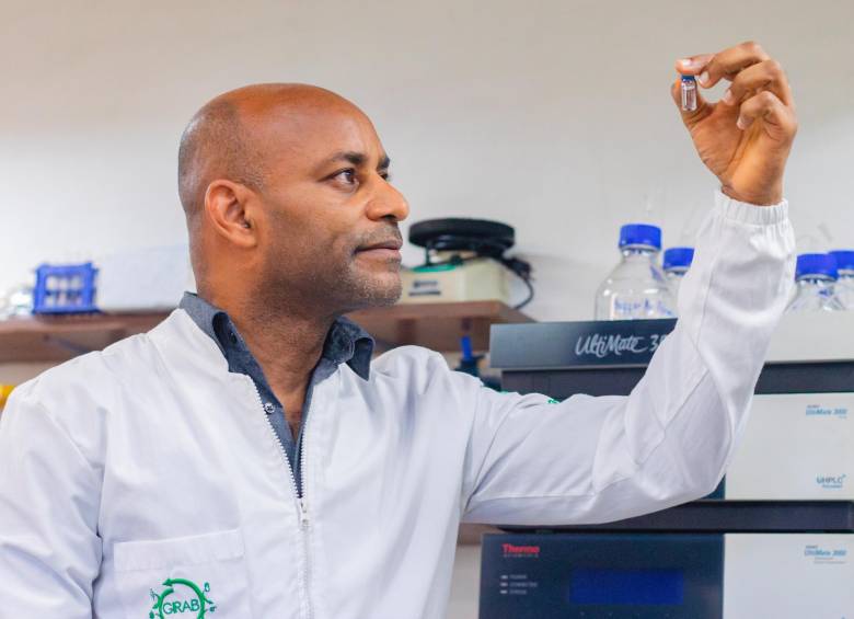 El investigador Ricardo Torres ha publicado 150 artículos en revistas científicas y ha sido distinguido como el afrocolombiano más destacado en el país. FOTO Cortesía