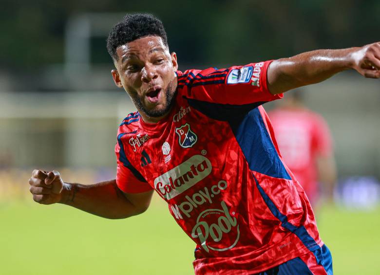 El futbolista antioqueño Frank Fabra, de 35 años, es una de las figuras del cuadro rojo. Foto: Manuel Saldarriaga
