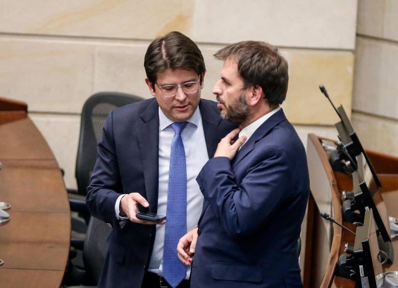Andrés Forero (derecha en la foto), representante a la Cámara del Centro Democrático. FOTO: Colprensa