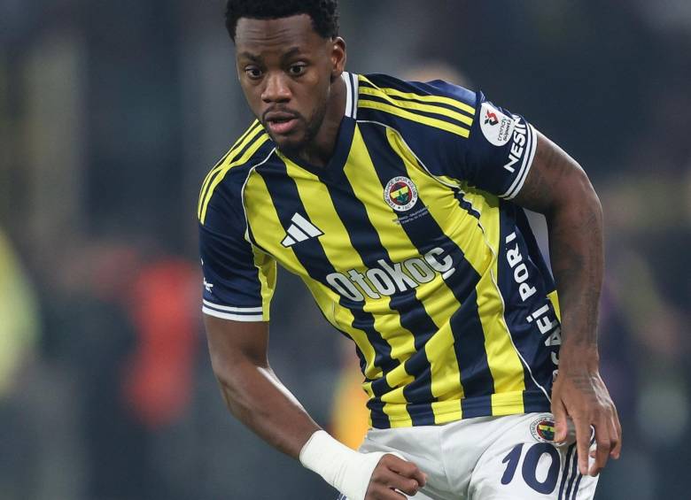 El atacante colombiano de 22 años, quien pertenece al Al-Nassr de Arabia Saudita, se encuentra actualmente cedido en el Fenerbahçe de Turquía. FOTO: Getty