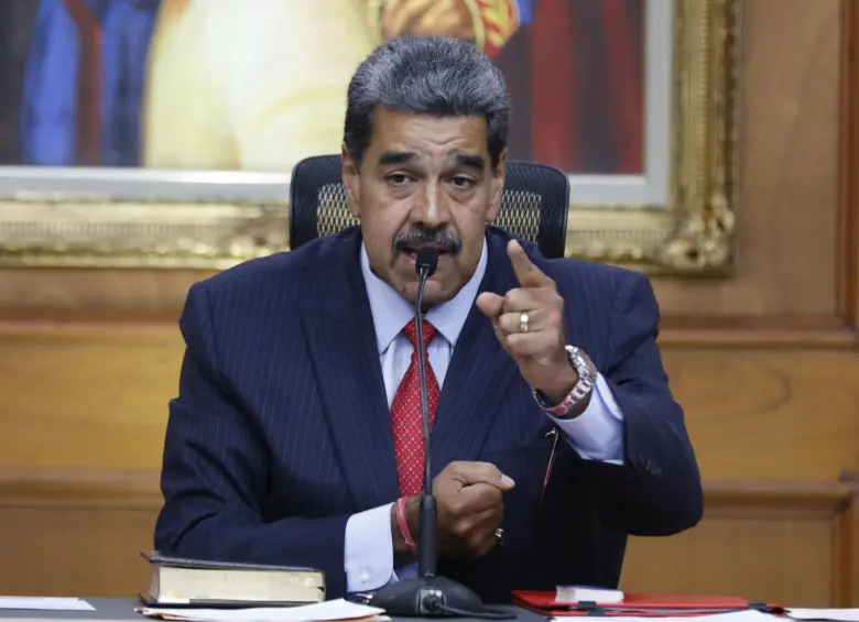 Maduro ha mantenido una guerra con redes sociales como X y la aplicación de mensajería WhatsApp. Foto: Getty Images)