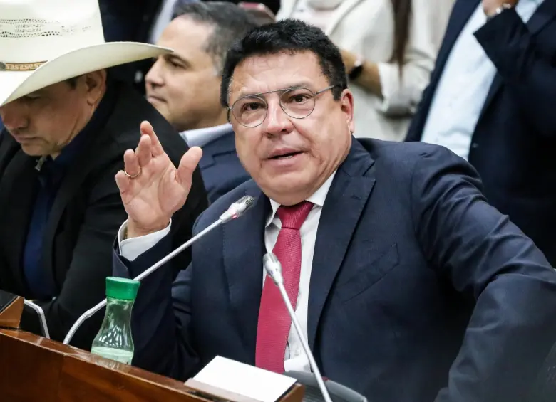 El senador Miguel Ángel Pinto habría utilizado su cargo para abusar presuntamente de una trabajadora durante diez meses. FOTO: Colprensa