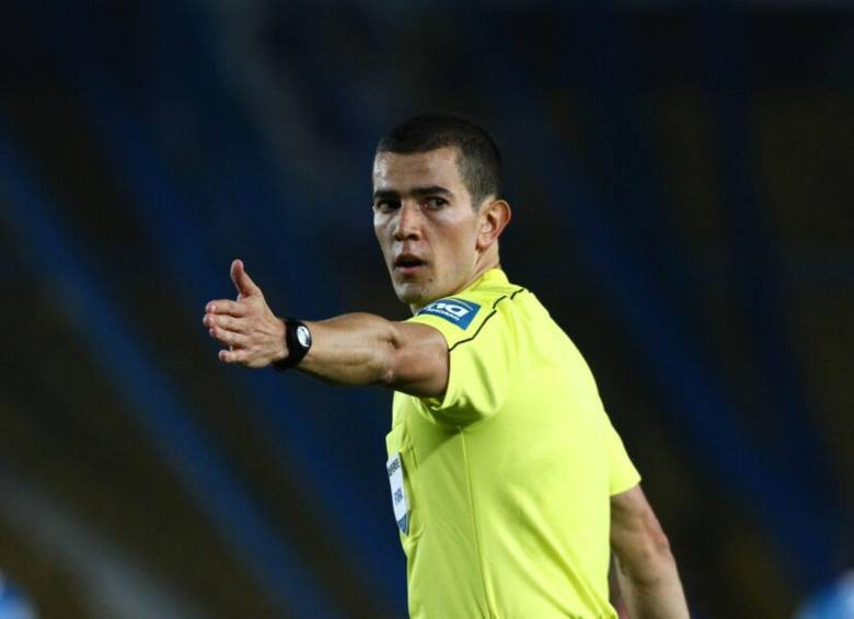 El Árbitro Andrés Rojas dirigió dos encuentros de la fecha 3 de la Liga BetPlay 2024-II. Foto: Colprensa. 