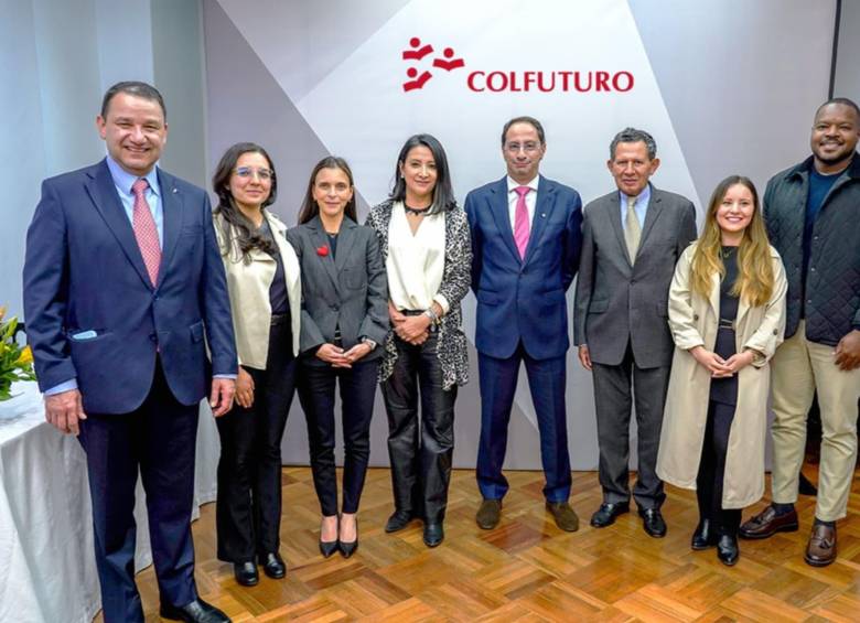 El vicepresidente José Manuel Restrepo y la ministra de Ciencias, Claudia Benavides, en reunión con la fundación Colfuturo. Foto: Vicepresidencia.