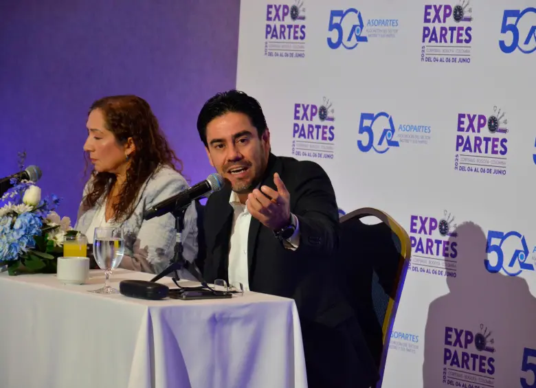 Carlos Pineda, presidente de Asopartes, presentó la feria Expopartes 2025. FOTO: Cortesía Asopartes