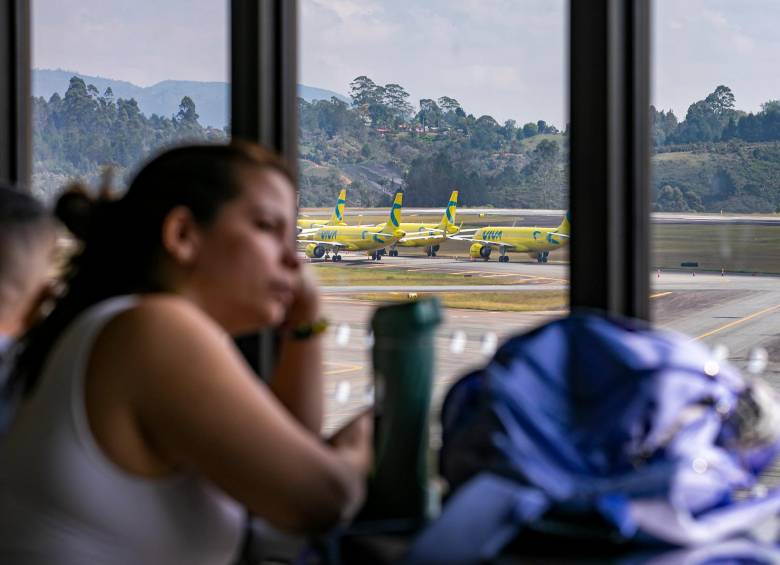 Con la fallida integración entre Viva Air y Avianca, desaparecen del mercado colombiano las aerolíneas que ofrecen servicios de bajo costo. FOTO: CARLOS VELÁSQUEZ
