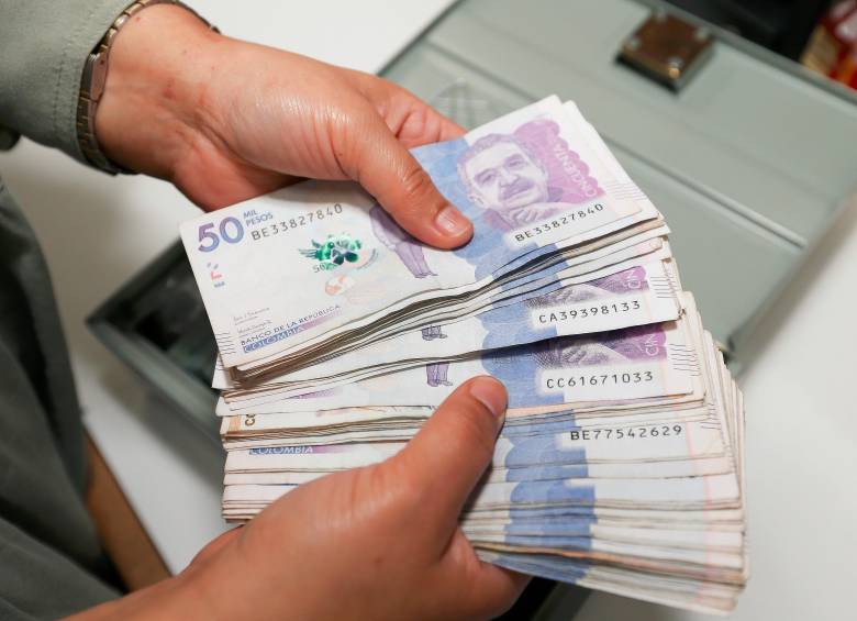 Los bancos en Colombia le cobran de interés entre un 14% y 24% por prestarle plata. FOTO ESNEYDER GUTIÉRREZ. 