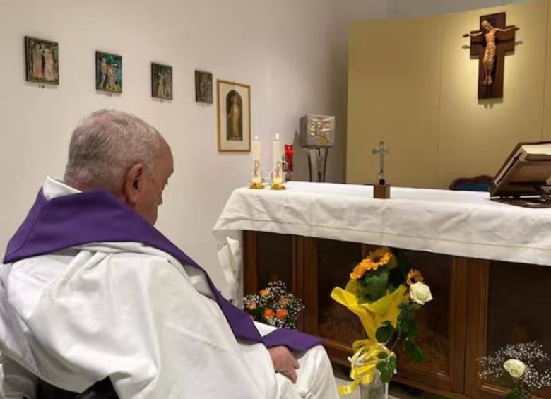 La foto más reciente del papa Francisco revelada por El Vaticano. FOTO: EL VATICANO