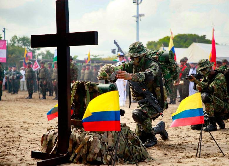 Tanto el alcalde Federico Gutiérrez como el gobernador Andrés Julián Rendón resaltaron el valor de la Fuerza Pública en el país. FOTO Cortesía