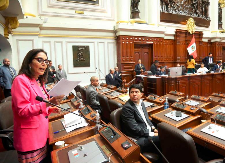 El Congreso de Perú volverá a votar la propuesta para adelantar las elecciones presidenciales para octubre de 2023. FOTO: EFE