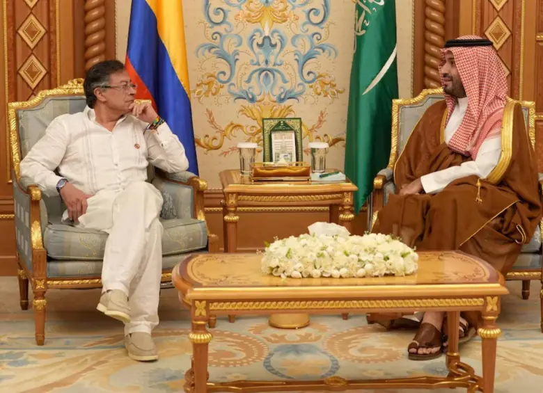 Petro se reunió con el príncipe Mohamed bin Salmán, del gobierno de Arabia Saudita. FOTO: Tomada de redes sociales @petrogustavo